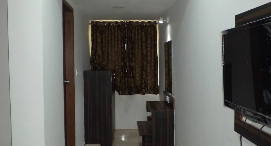 Hotel Mountain Residency, Ahmedabad 4